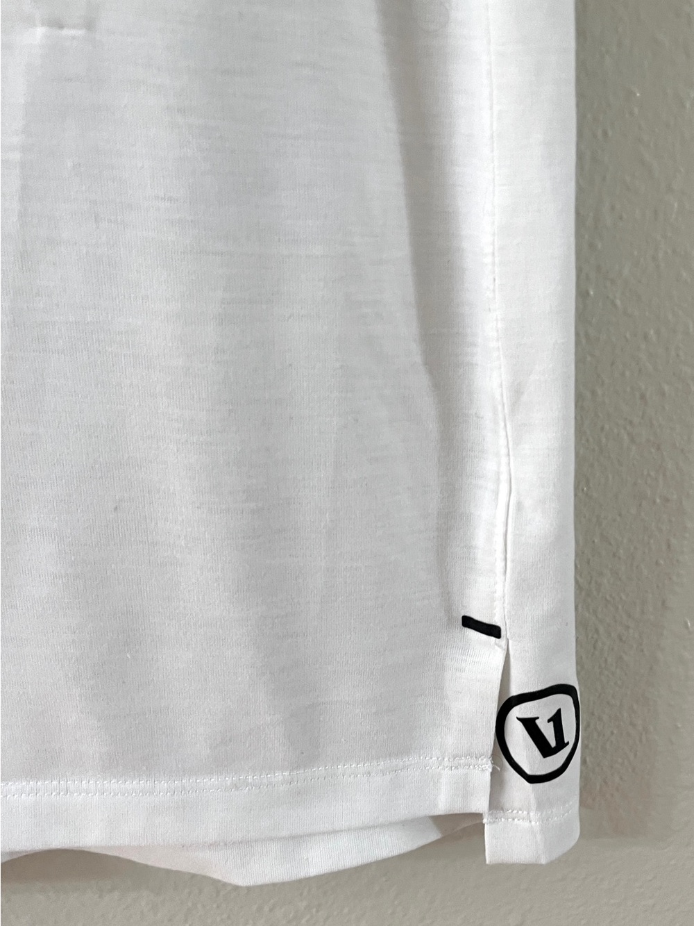 Vuori soft Crew Tee with pocket - Picture 2 of 7